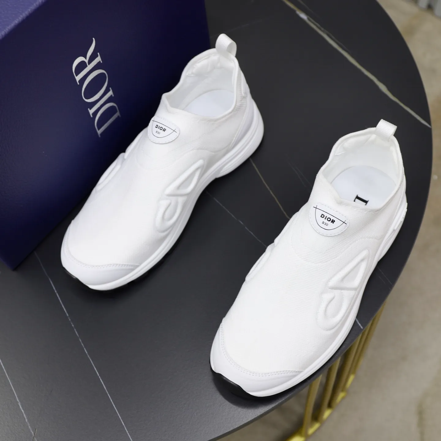 Men's shoes: 520💰Dior Dior B30 latest hot model shipped, original 1:1 manufacturing ▪️ Fabric: Original custom fly woven ▪️ Lining: Imported breathable mesh ▪️ Sole: Original molded non-slip outsole ▪️ Size: 38-46 (45, 46 custom-made, non-refundable)